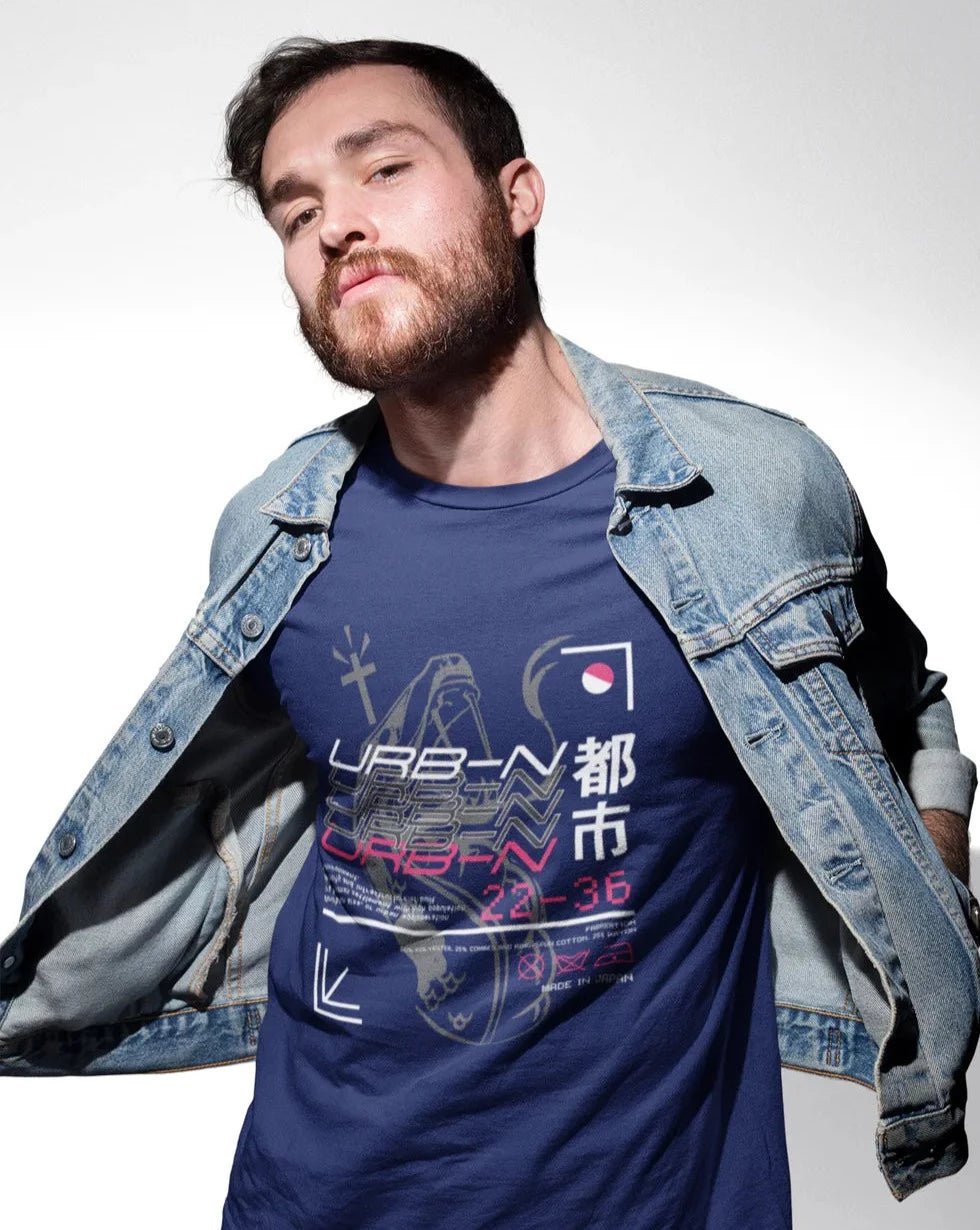 Hombre vistiendo playera de algodon de color azul con diseño abstracto japones estilo streetwear en colores blanco, rojo y gris